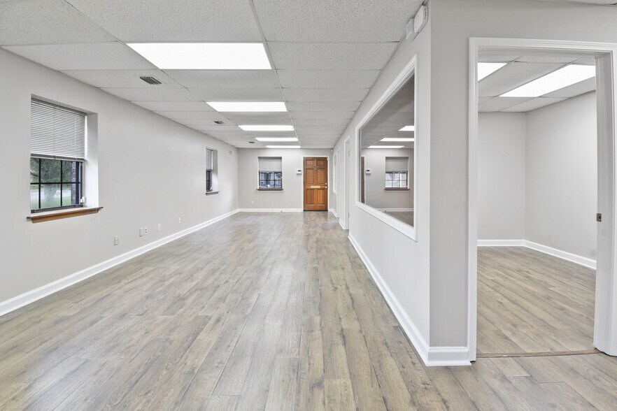 More Photos Of 3938 Sunbeam Rd, Jacksonville Medical For Sale