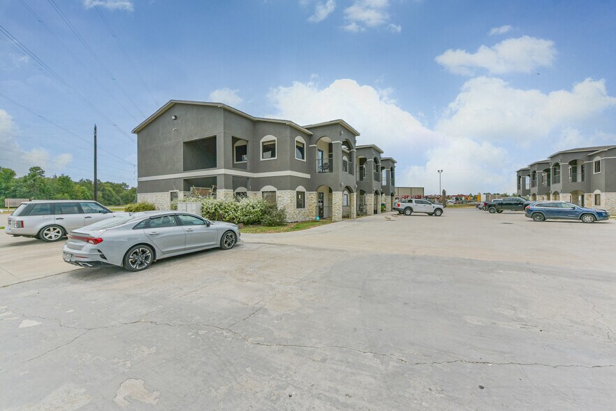 More Photos Of 20550 Townsen Blvd, Humble Loft Creative Space For Sale