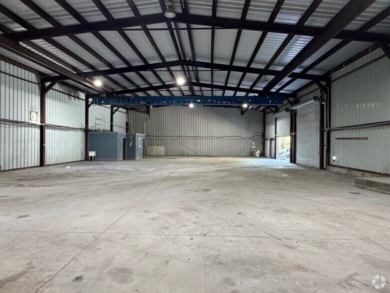 More Photos Of 2514 W Point Ave, College Park Manufacturing For Lease