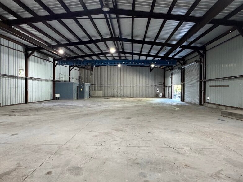 More Photos Of 2514 W Point Ave, College Park Manufacturing For Lease