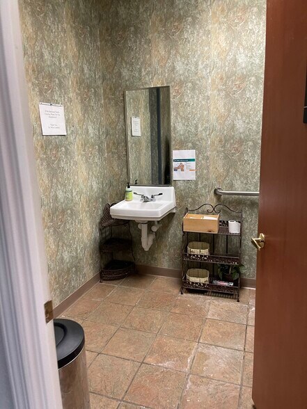 More Photos Of 5100 W 12th St, Little Rock Medical For Sale