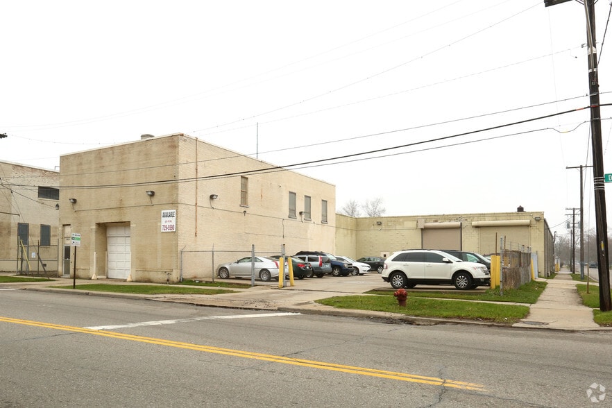 More Photos Of 14414 Dexter Ave, Detroit Warehouse For Sale