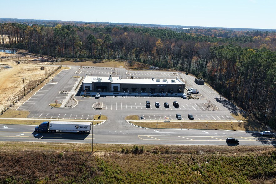 More Photos Of 5533 Corporation Drive, Hope Mills General Retail For Lease