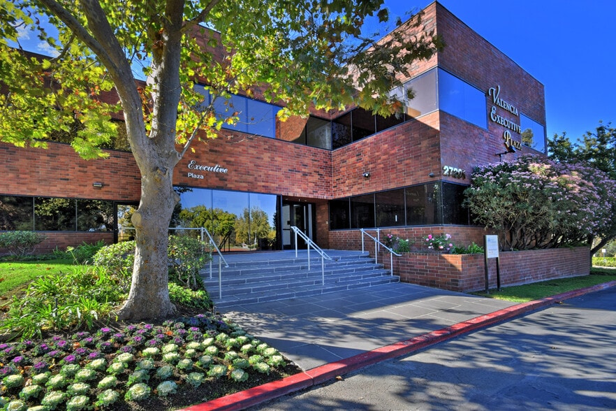 Primary Photo Of 27201 Tourney Rd, Valencia Medical For Lease