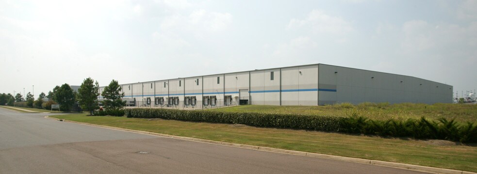 More Photos Of 262 Marathon Way, Southaven Warehouse For Lease
