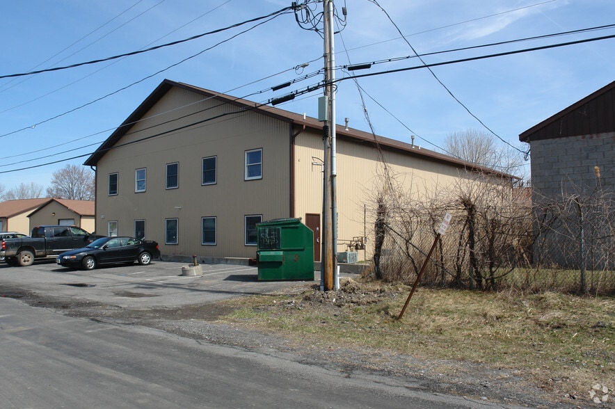 More Photos Of 203 Bagg St, East Syracuse Flex For Sale