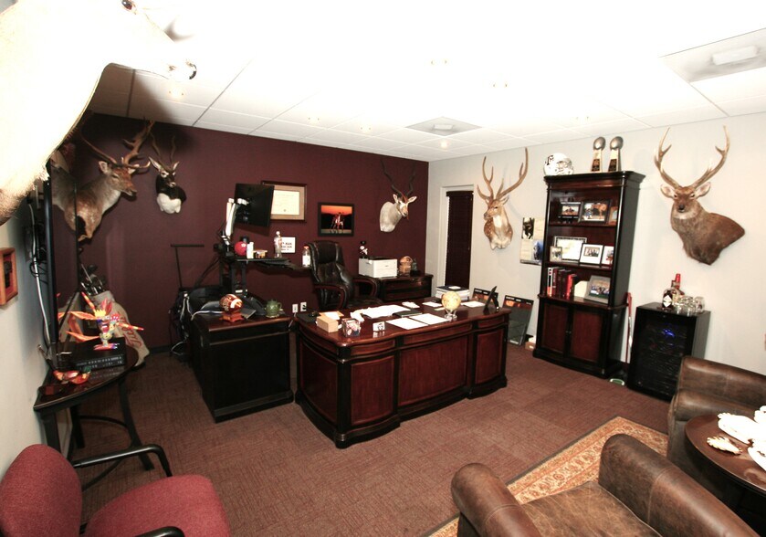 More Photos Of 16116 College Oak Dr, San Antonio Research And Development For Lease