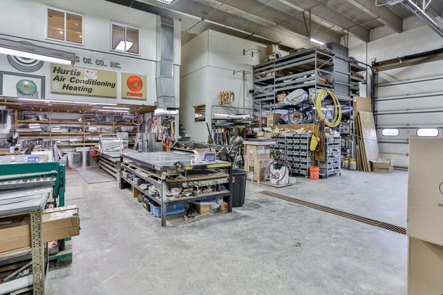 More Photos Of 711 3rd St, Marathon Manufacturing For Sale