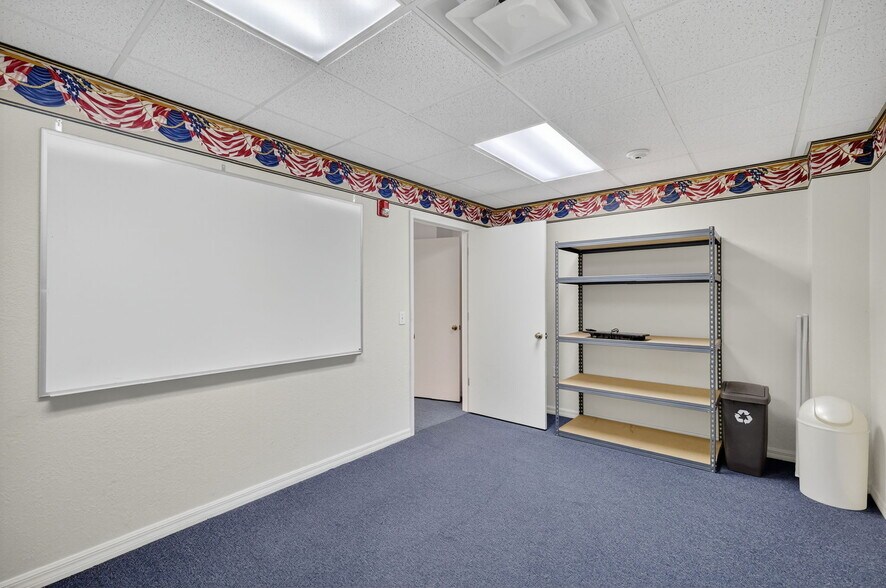 More Photos Of 15925 Old Us Highway 441, Tavares Warehouse For Lease