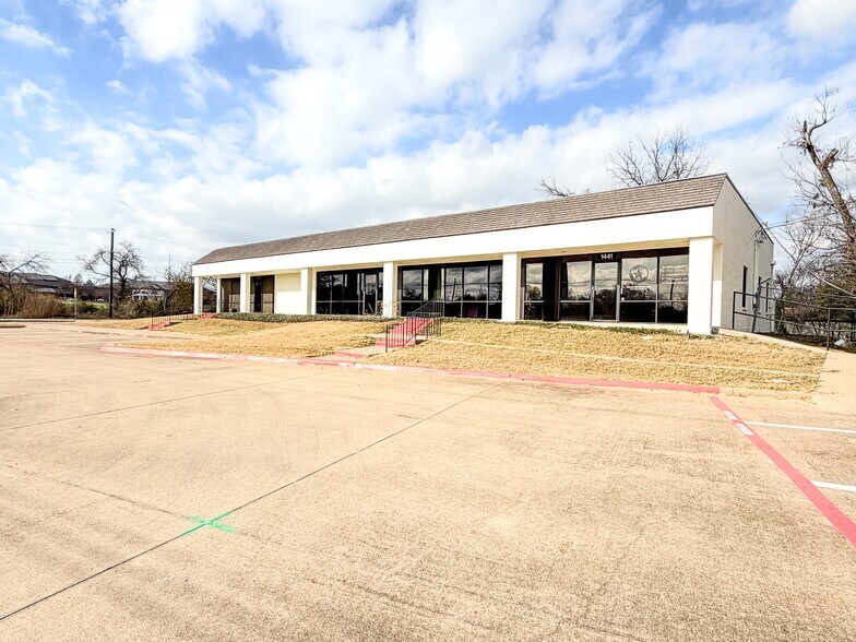 More Photos Of 1449 Forest Ln, Garland Office For Lease