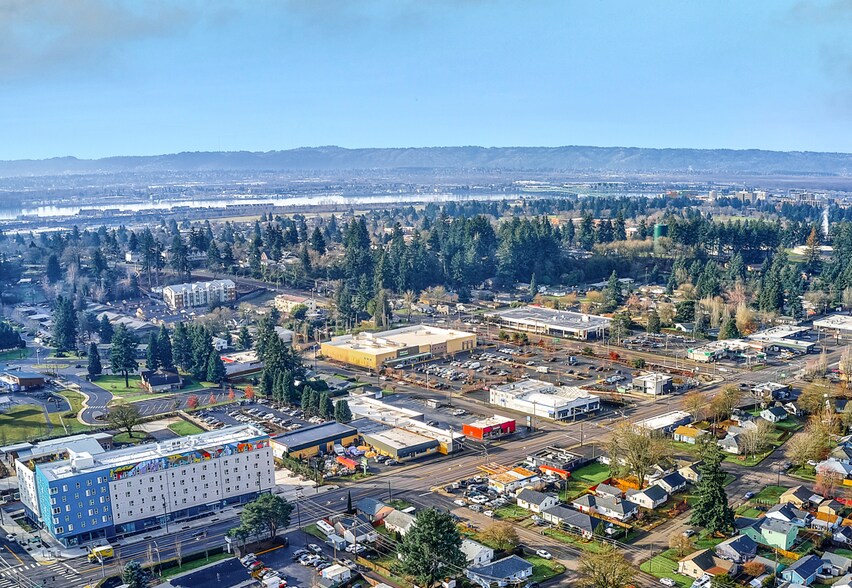 More Photos Of 2825 E Fourth Plain Blvd, Vancouver Freestanding For Sale