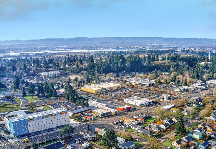 More Photos Of 2825 E Fourth Plain Blvd, Vancouver Freestanding For Lease