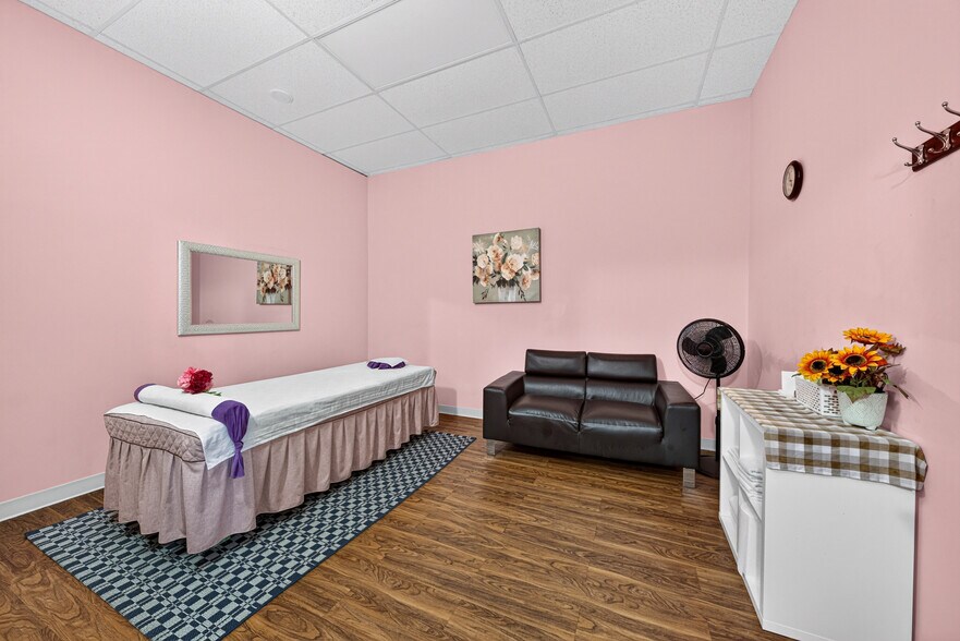 More Photos Of 12989 Bellaire Blvd, Houston Storefront For Sale