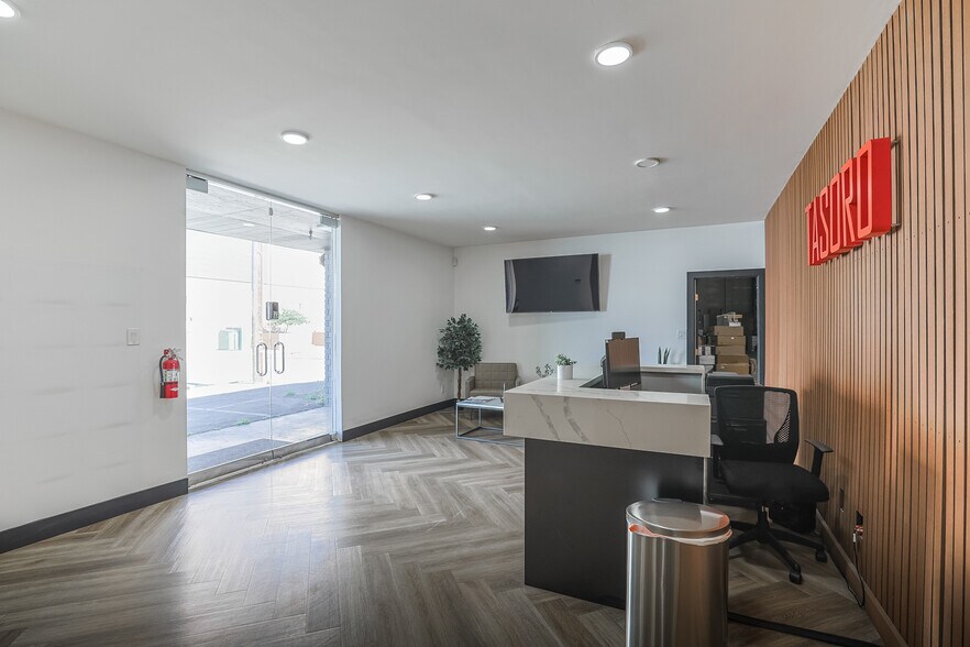 More Photos Of 14103-14109 Brighton Ave, Gardena Warehouse For Sale