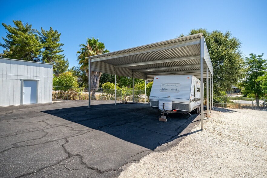 More Photos Of 3724 Oak st, Paso Robles Warehouse For Lease