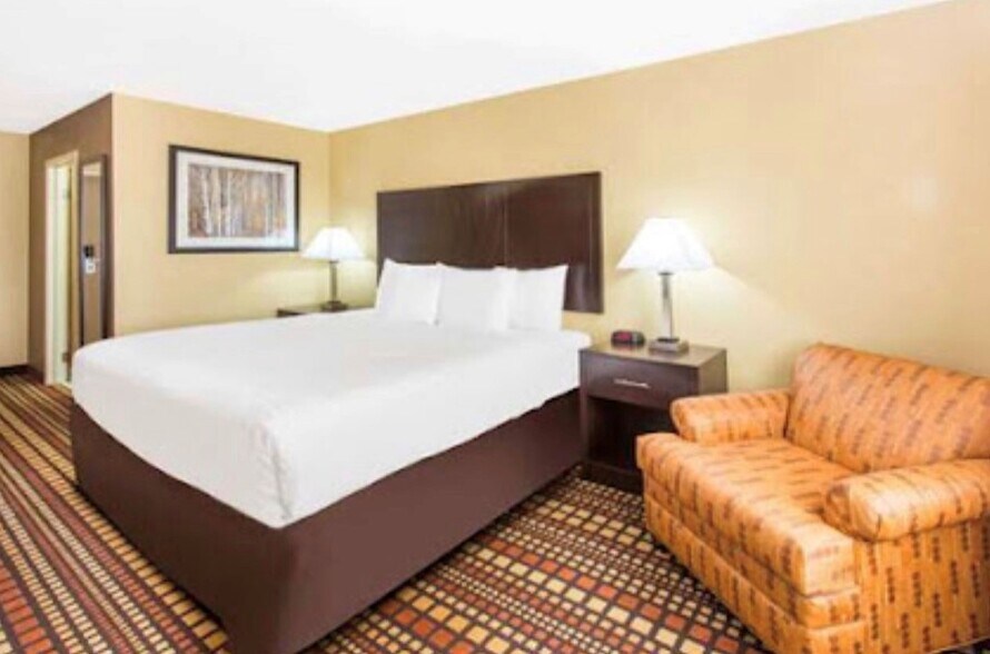 More Photos Of 3202 E Kimberly Rd, Davenport Hotel For Sale