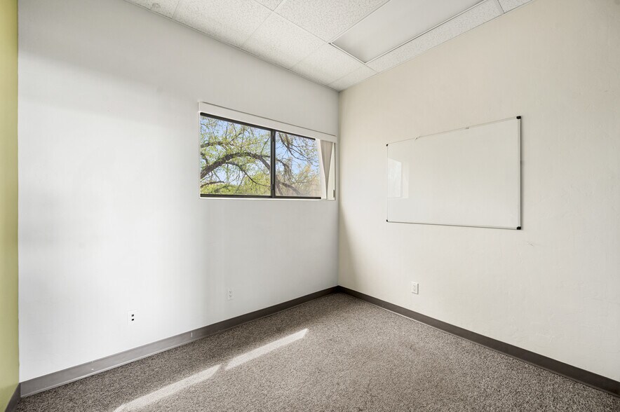 More Photos Of 371 Garden St, Prescott Storefront Retail Office For Sale