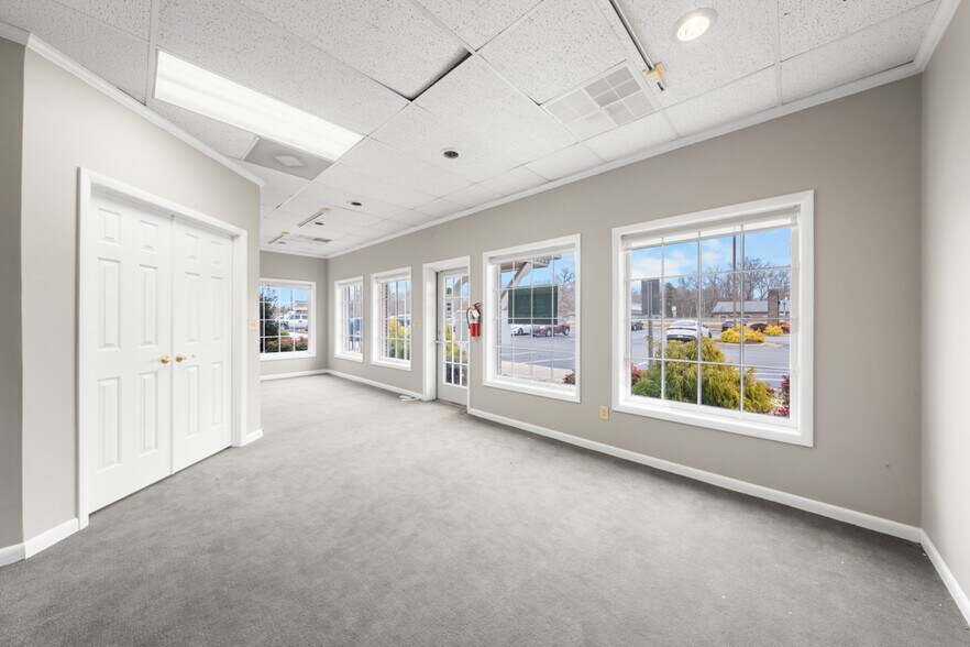 More Photos Of 1405-1437 Freeway Dr, Reidsville General Retail For Lease