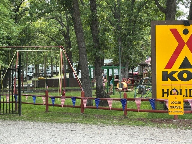 More Photos Of 4171 E US Highway 54, Linn Creek Trailer Camper Park For Sale