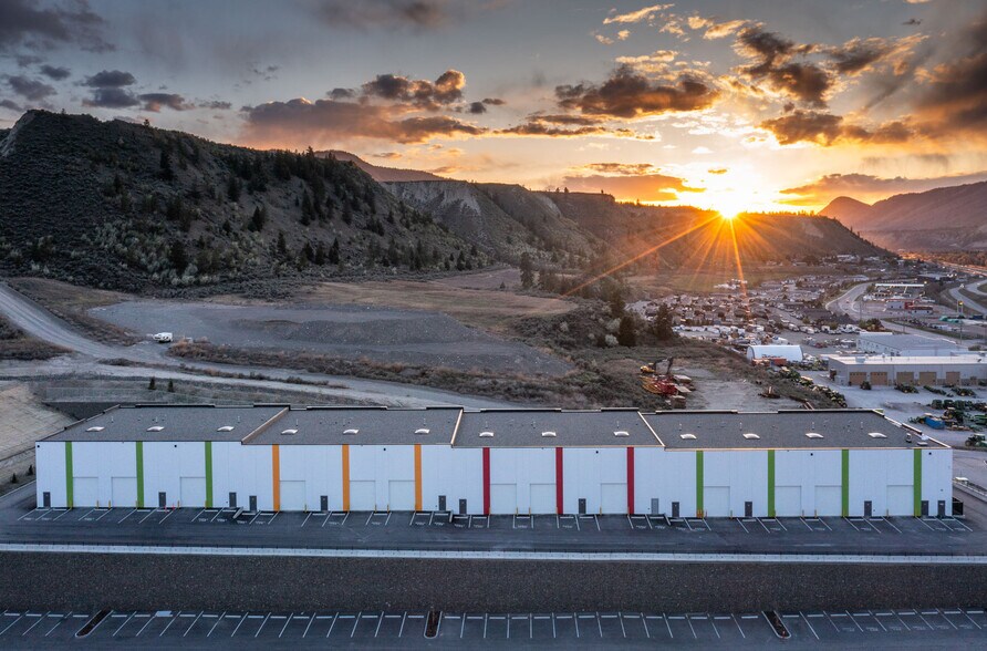 More Photos Of 329 Silver Stream Rd, Kamloops Warehouse For Lease