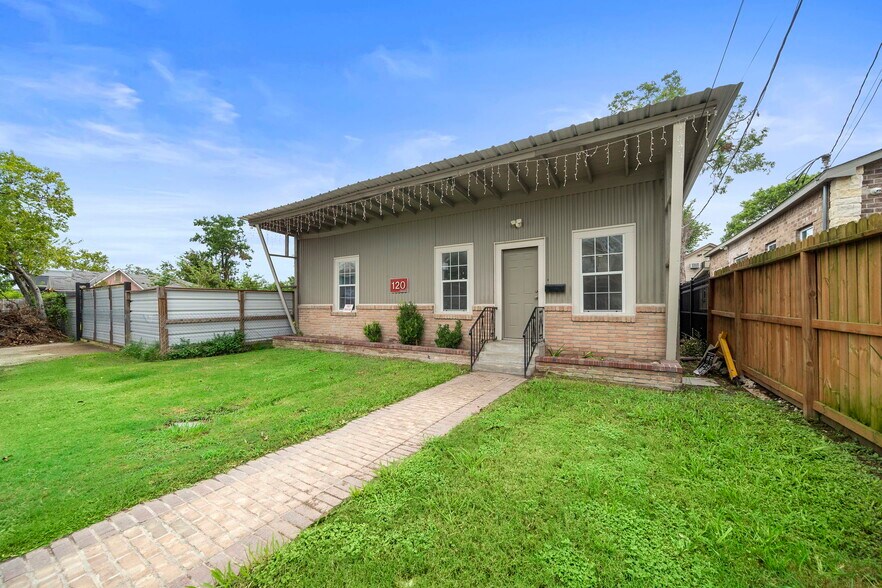 More Photos Of 120 N Bryan St, Houston Warehouse For Lease