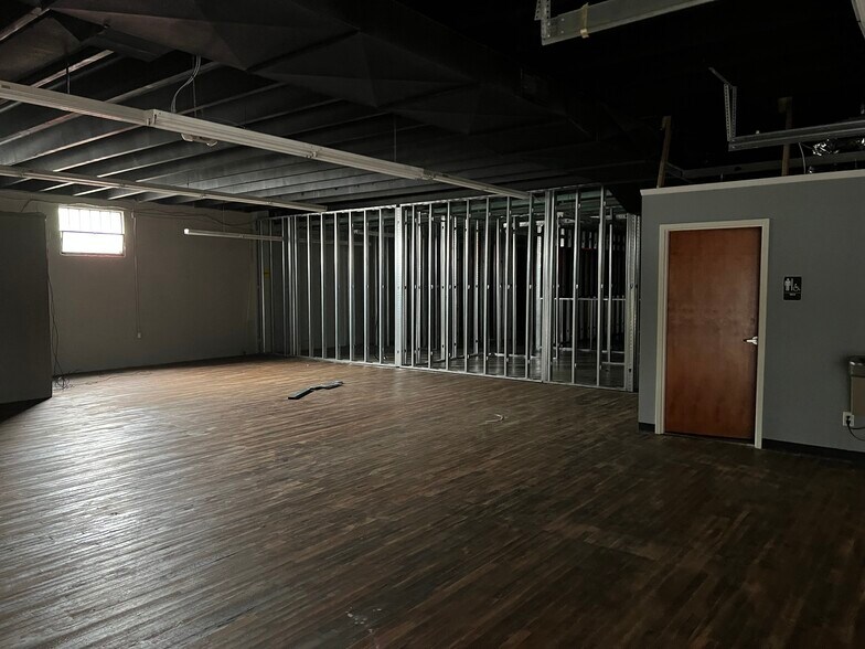 More Photos Of 5744 N Tryon St, Charlotte Freestanding For Lease