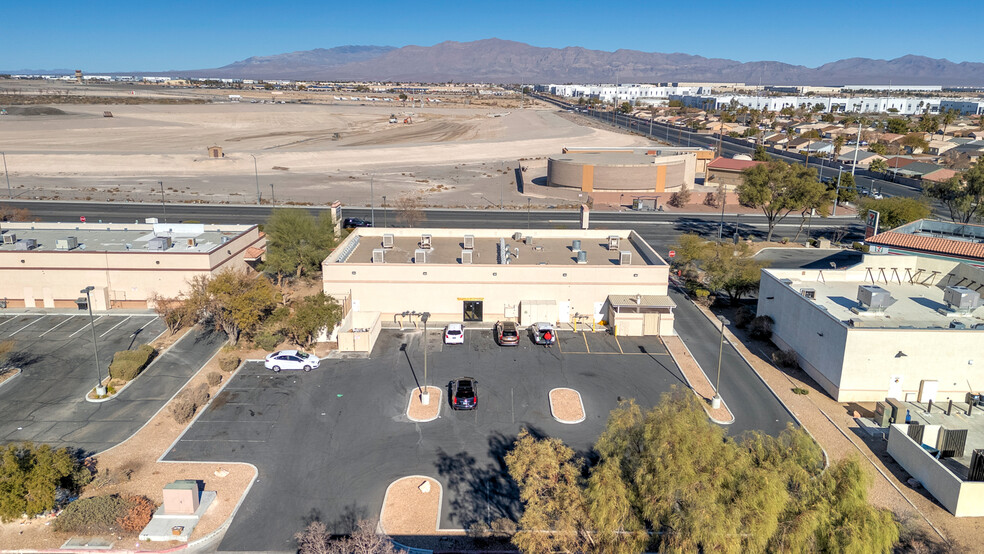 More Photos Of 2991 W Lake Mead Blvd, North Las Vegas General Retail For Sale