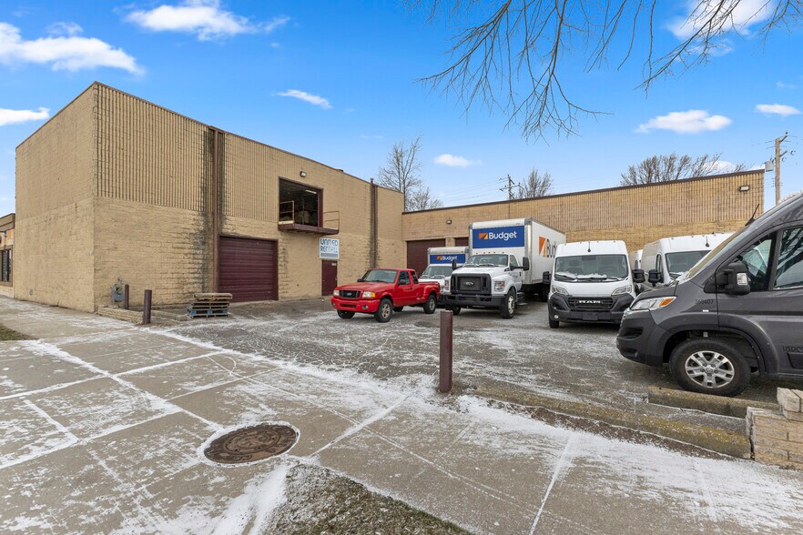 More Photos Of 24134 W Warren St, Dearborn Heights Freestanding For Sale