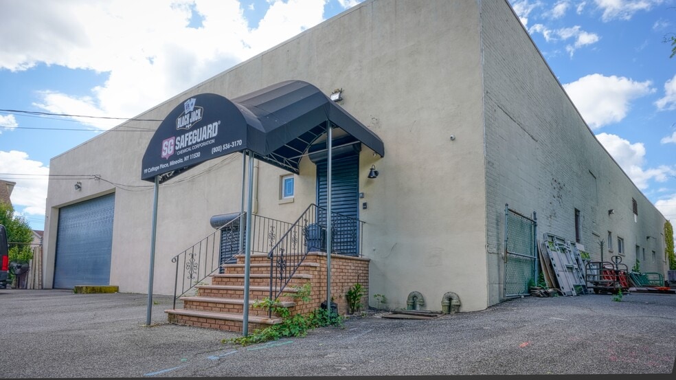 More Photos Of 99 Cottage Pl, Mineola Industrial For Sale