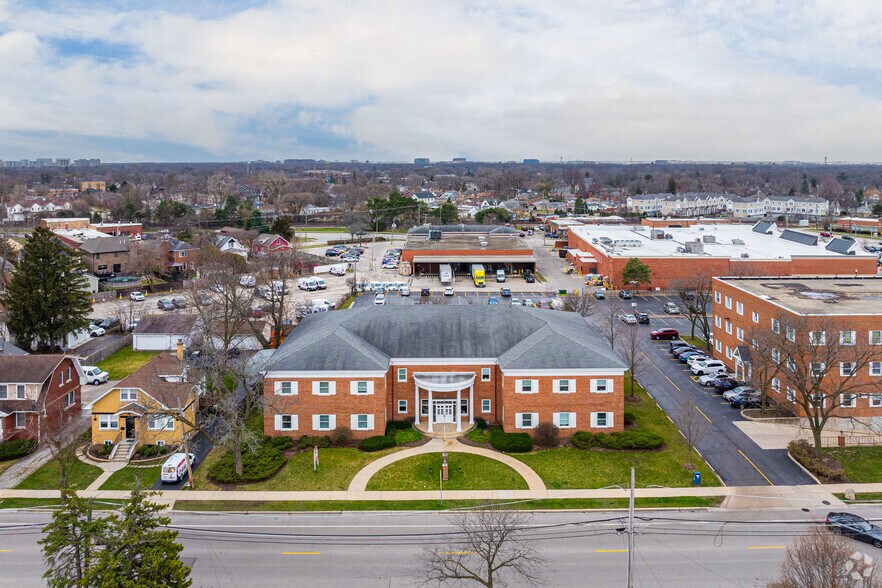 More Photos Of 422 N Northwest Hwy, Park Ridge Office For Sale