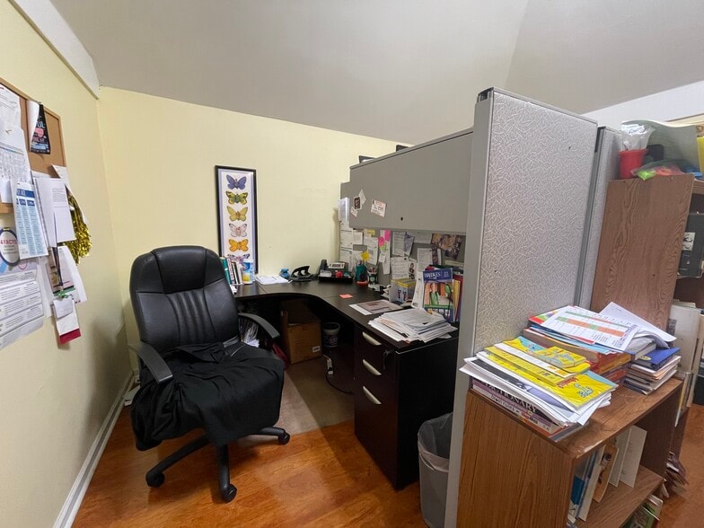 More Photos Of 2300 10th Ct, Birmingham Office Residential For Sale