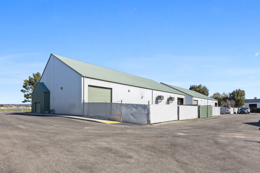 More Photos Of 4425 E Brundage Ln, Bakersfield Unknown For Lease
