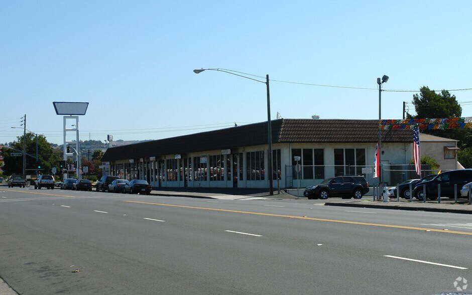 More Photos Of 1917-1937 Solano Ave, Vallejo Storefront Retail Office For Lease