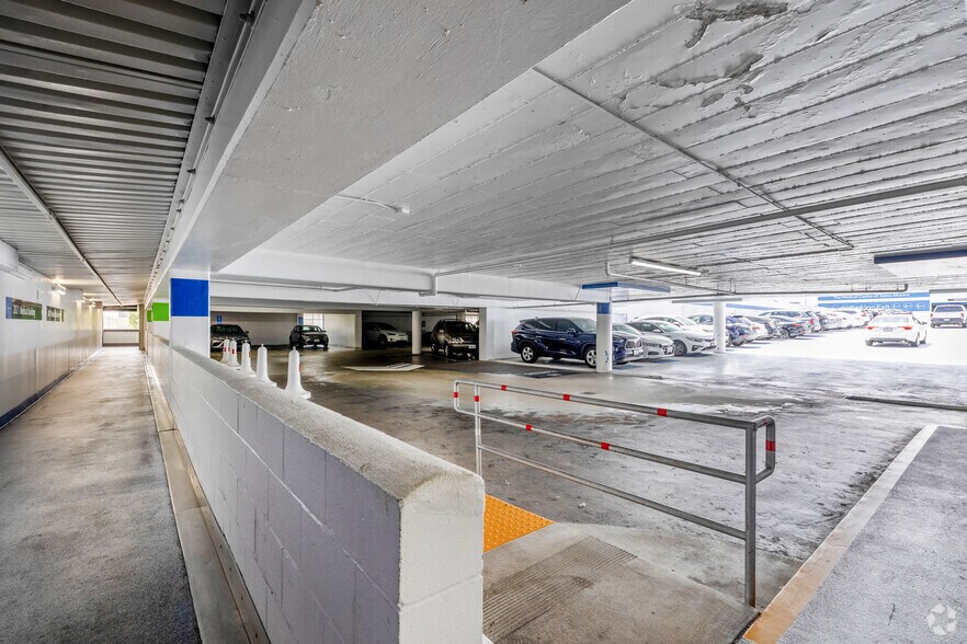 More Photos Of 2021 Santa Monica Blvd, Santa Monica Office For Lease