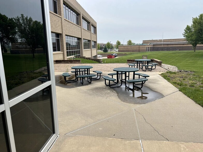 More Photos Of 5100 S Broadband Ln, Sioux Falls Office For Lease