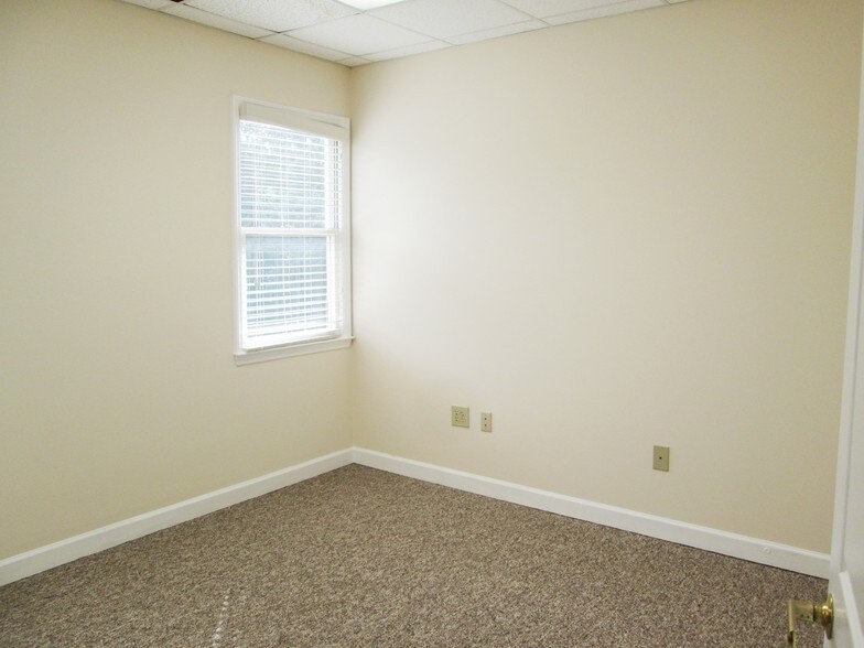 More Photos Of 3867 Holcomb Bridge Rd, Peachtree Corners Office For Lease
