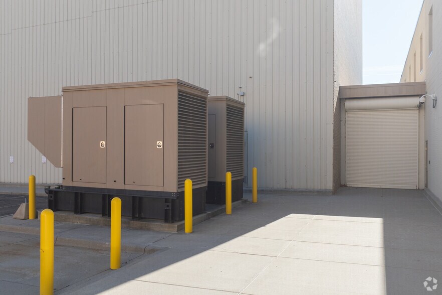 More Photos Of 313 S Capitol Ave, Lansing Office For Sale