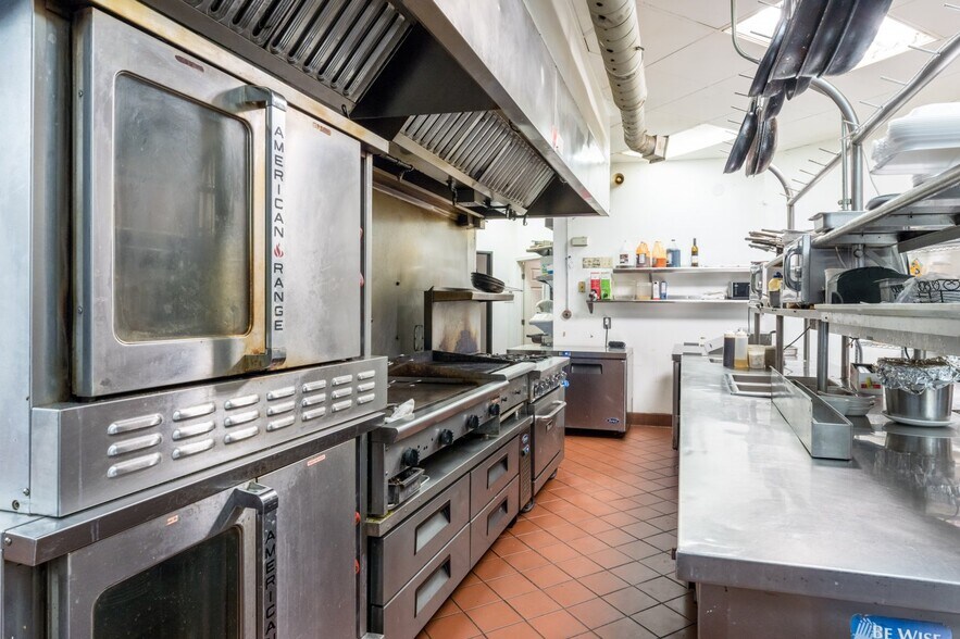 More Photos Of 858 W Lancaster Blvd, Lancaster Restaurant For Sale
