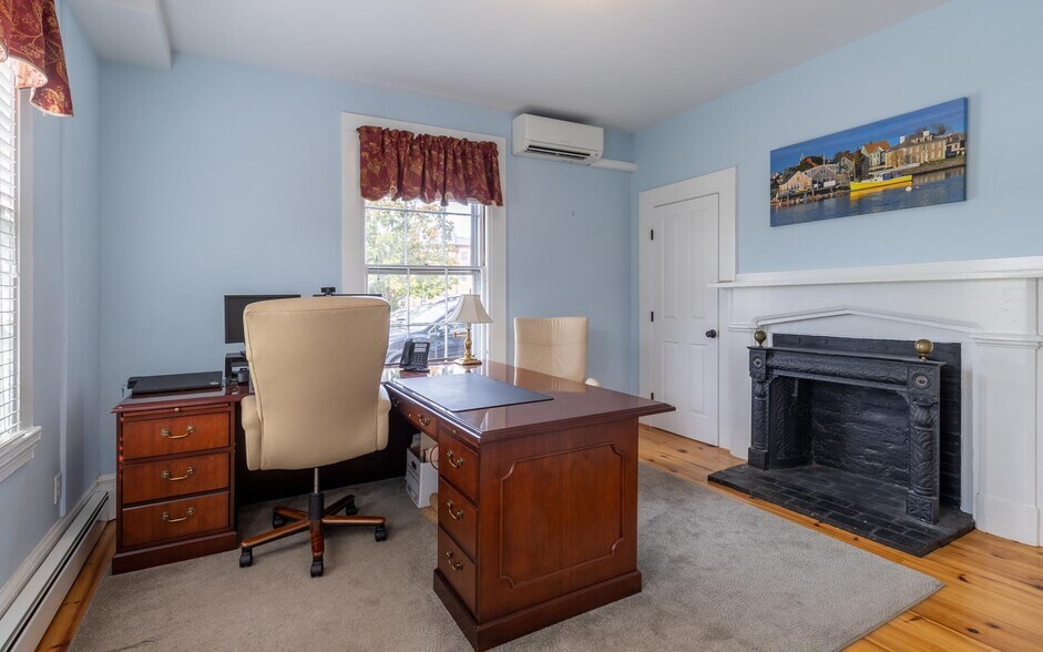 More Photos Of 110 Chapel St, Portsmouth Office For Lease
