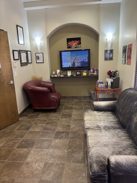 More Photos Of 2525 W Carefree Hwy, Phoenix Medical For Sale