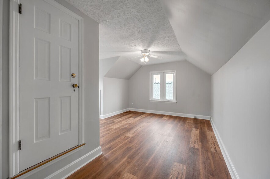 More Photos Of 454 Big Hill Ave, Richmond Office Residential For Sale