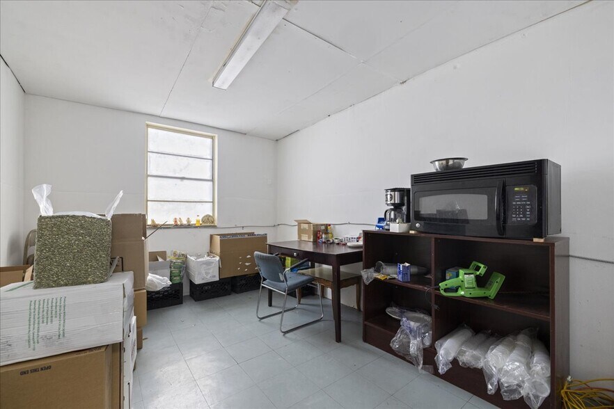 More Photos Of 331-335 Grape St, Whitehall Freestanding For Sale