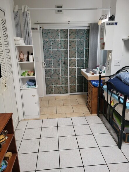 More Photos Of 710 N Mann Ave, Tucson Healthcare For Sale