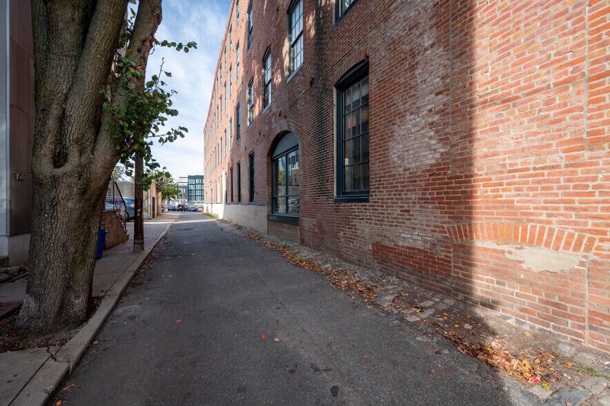 More Photos Of 1016 New Market St, Philadelphia Apartments For Lease