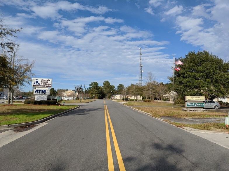 More Photos Of 354 Enterprise Dr, Valdosta Flex For Sale