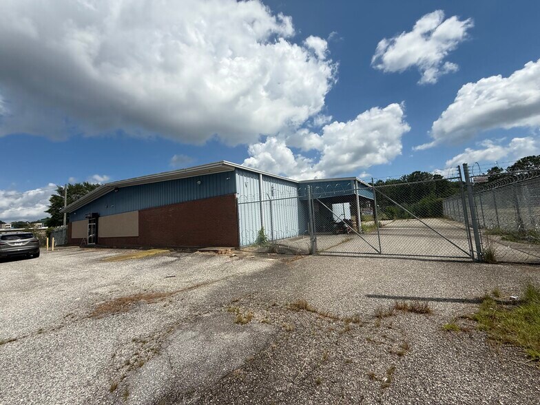 More Photos Of 1041 Highway 280/431 Byp, Phenix City Light Distribution For Lease