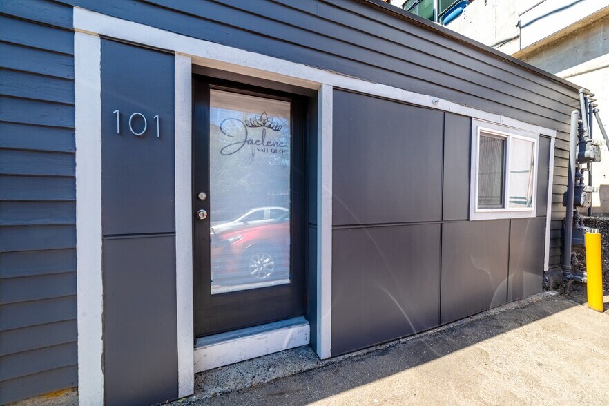 More Photos Of 1607 Dexter Ave N, Seattle Office For Lease