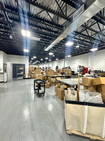 More Photos Of 470 W 1st Ave, Roselle Warehouse For Sale