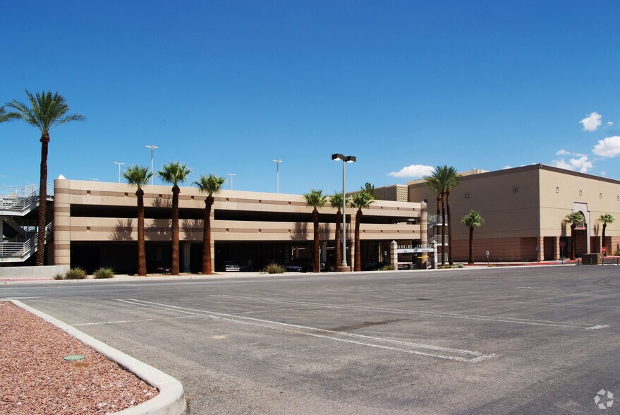 More Photos Of 3700 S Maryland Pky, Las Vegas Coworking Space