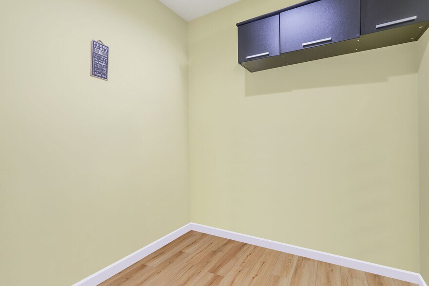 More Photos Of 1000 Stewart Ave, Bethpage Storefront Retail Residential For Sale